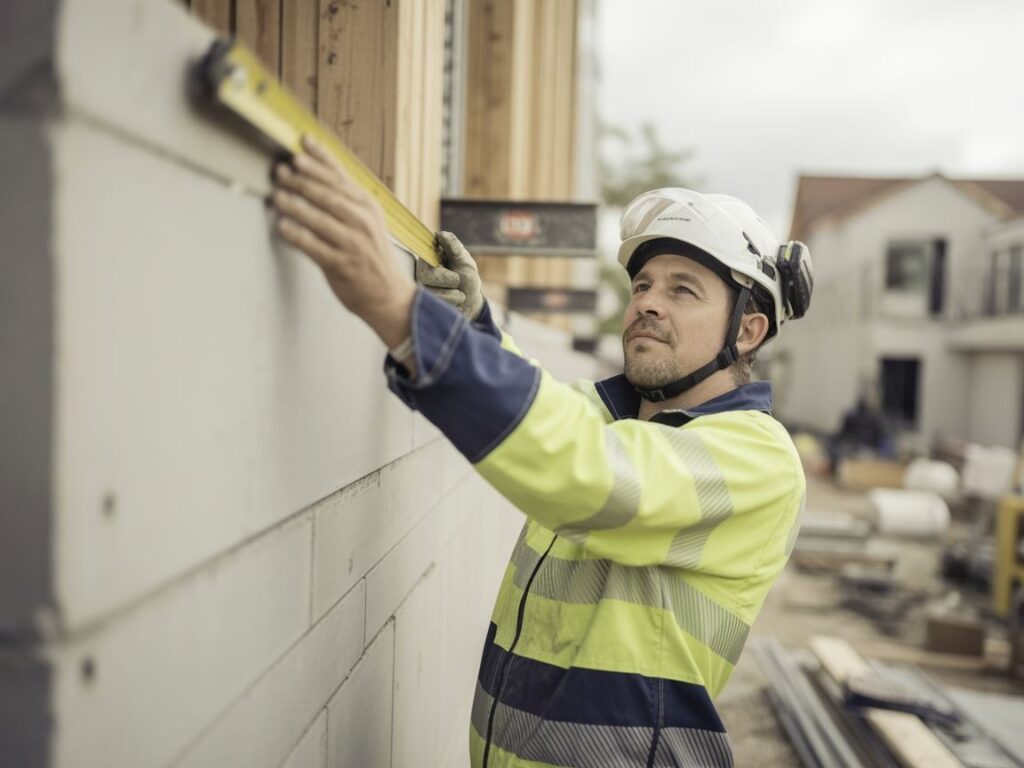 wynagrodzenie pomocnika budowlanego